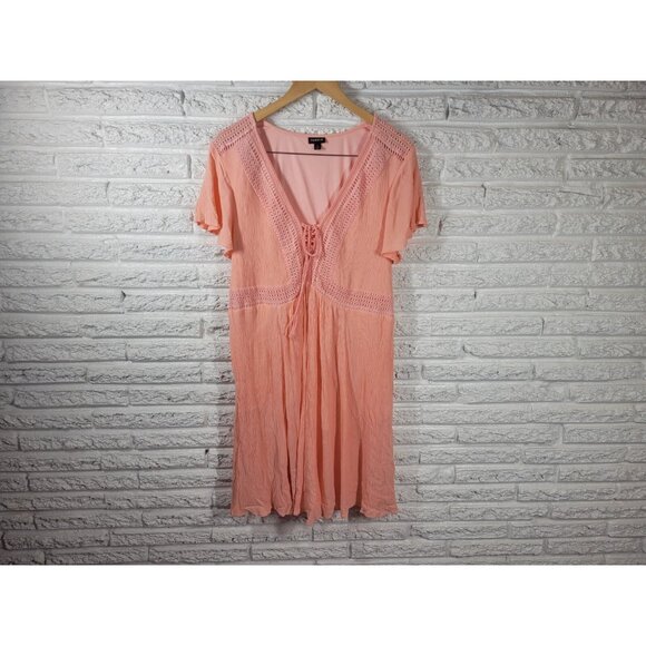 Torrid Womens Dress 1 1X Plus Flutter Sleeve Pink Crochet Lined Crinkle PIN44E - Picture 1 of 12